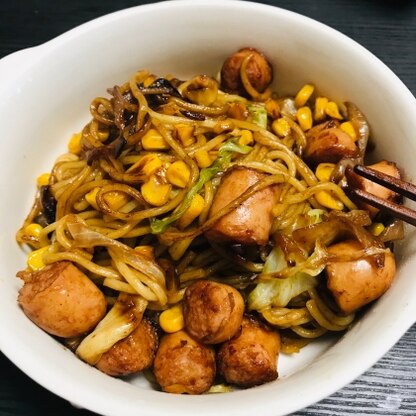 残り物の野菜で作りました。簡単でした！ウインナーも焼きそばにあいますね！